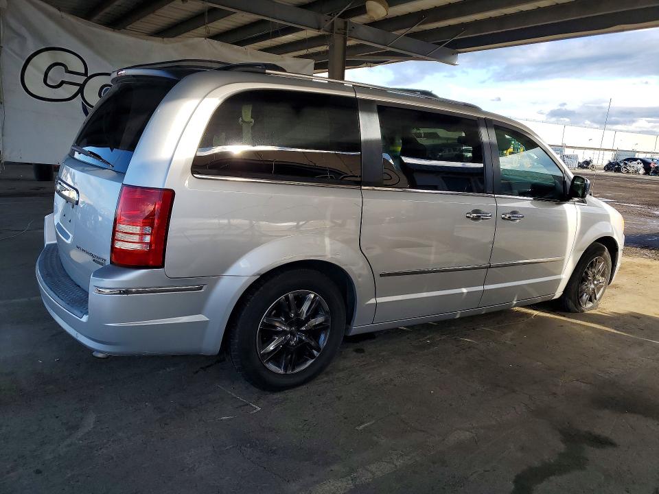 2010 Chrysler Town & Country მანქანა იყიდება აუქციონზე, vin: 2A4RR6DX6AR148209, აუქციონის ნომერი: 76942005