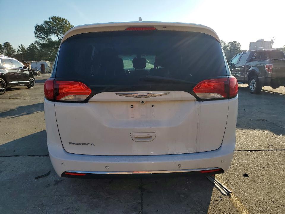 Продажа на аукционе авто 2017 Chrysler Pacifica, vin: 2C4RC1BG5HR820297, номер лота: 75843125