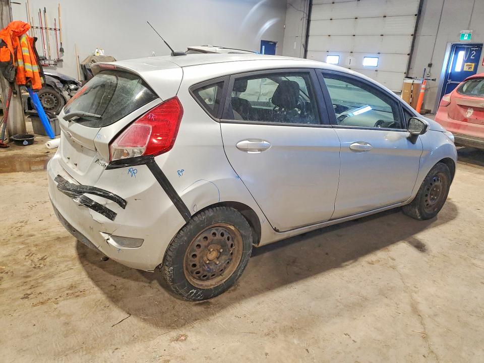 76021155 :رقم المزاد ، 3FADP4EJ7GM155521 vin ، 2016 Ford Fiesta مزاد بيع