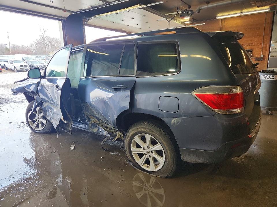 Продажа на аукционе авто 2013 Toyota Highlander, vin: 5TDBK3EH2DS270577, номер лота: 77905275