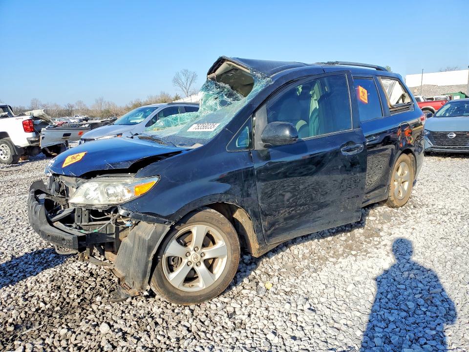 Aukcja sprzedaży 2011 Toyota Sienna, vin: 5TDKK3DC9BS015203, numer aukcji: 75358035