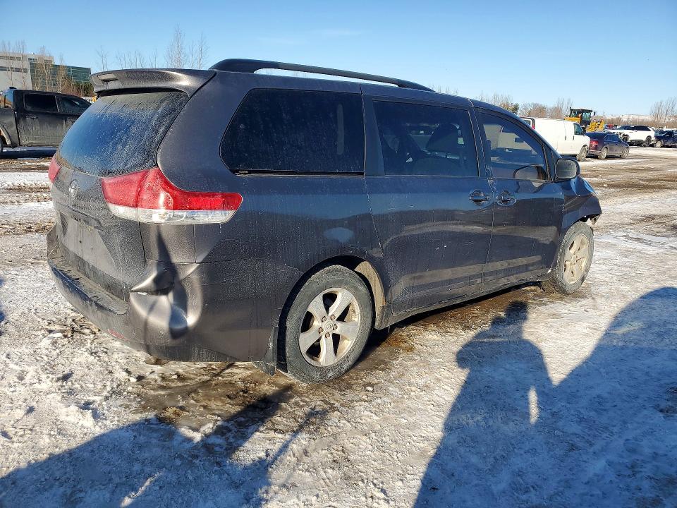 Продажа на аукционе авто 2014 Toyota Sienna, vin: 5TDKK3DC4ES453907, номер лота: 74454535