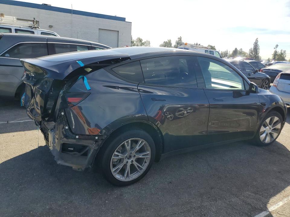 2024 Tesla Model Y მანქანა იყიდება აუქციონზე, vin: 7SAYGAEE5RF071608, აუქციონის ნომერი: 78550295