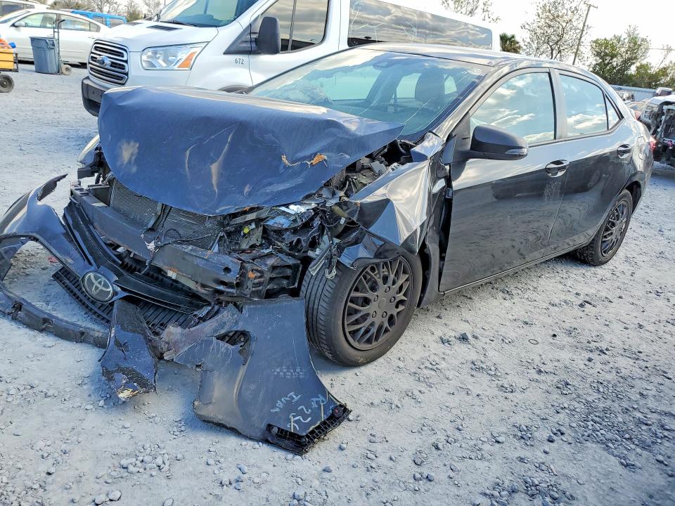 2018 Toyota Corolla მანქანა იყიდება აუქციონზე, vin: 5YFBURHE5JP803184, აუქციონის ნომერი: 78290825