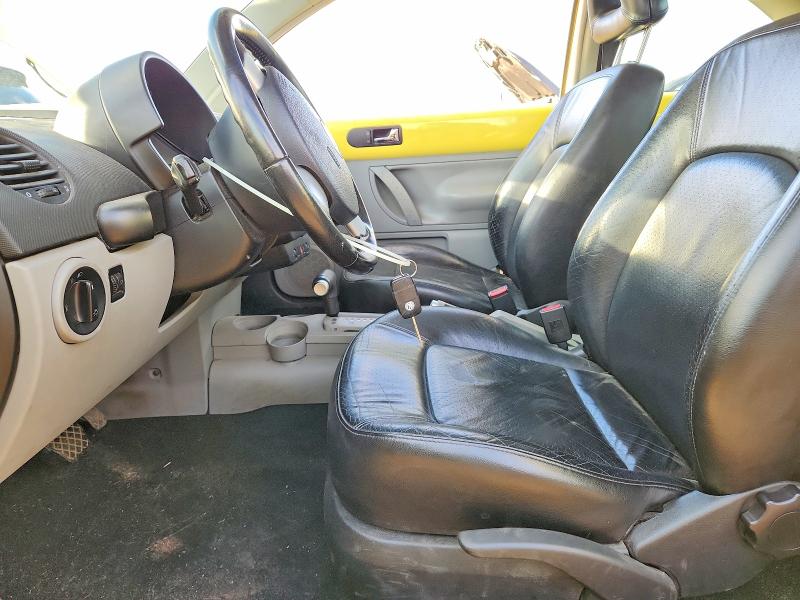 76734135 :رقم المزاد ، 3VWCA21C3XM452916 vin ، 1999 Volkswagen New Beetle مزاد بيع
