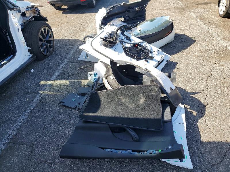 74442945 :رقم المزاد ، 7SAXCBE59SF468418 vin ، 2025 Tesla Model X مزاد بيع