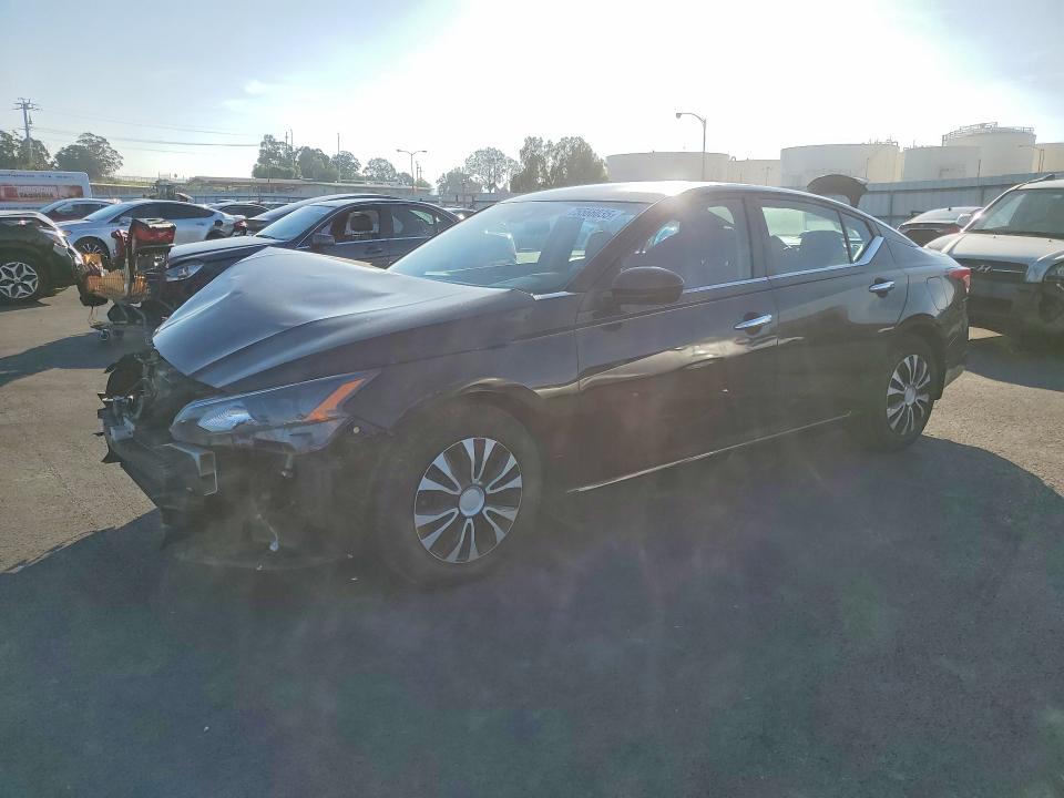 75566035 :رقم المزاد ، 1N4BL4BV8NN361797 vin ، 2022 Nissan Altima مزاد بيع