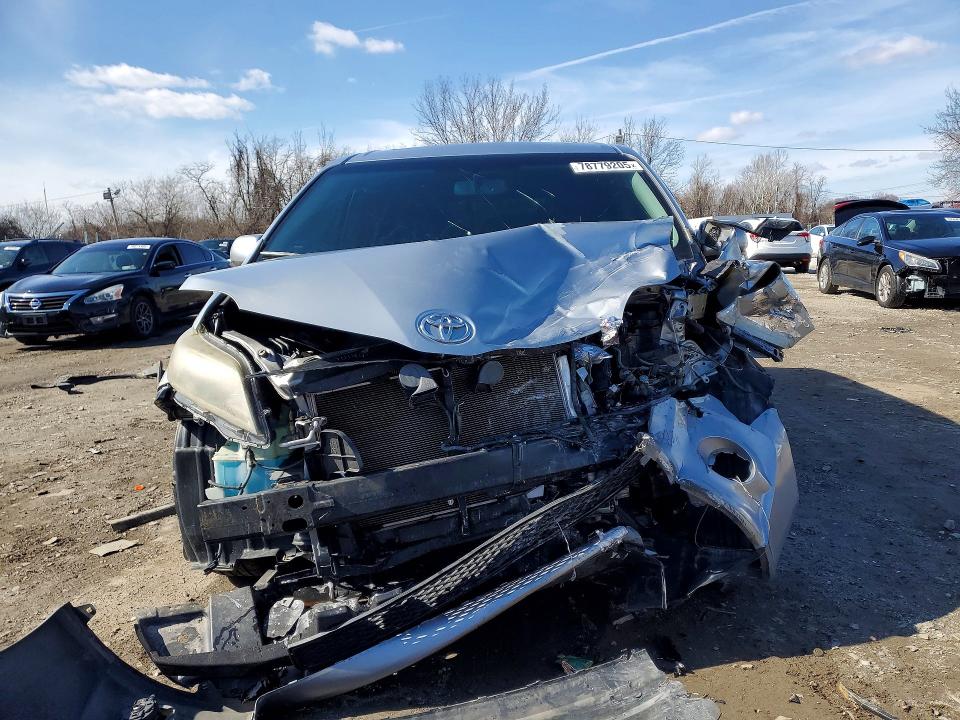 2015 Toyota Sienna მანქანა იყიდება აუქციონზე, vin: 5TDXK3DC2FS542205, აუქციონის ნომერი: 78779205