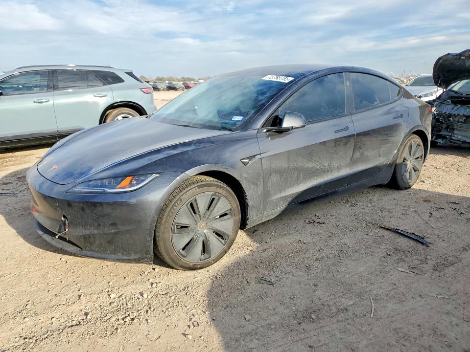 Продажа на аукционе авто 2024 Tesla Model 3, vin: 5YJ3E1EA4RF765779, номер лота: 75768755