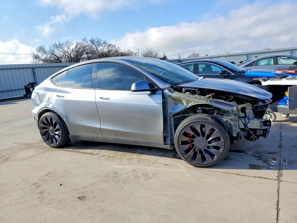 Продаж на аукціоні авто 2025 Tesla Model Y, vin: 7SAYGDEF4SA339738, номер лоту: 76986145