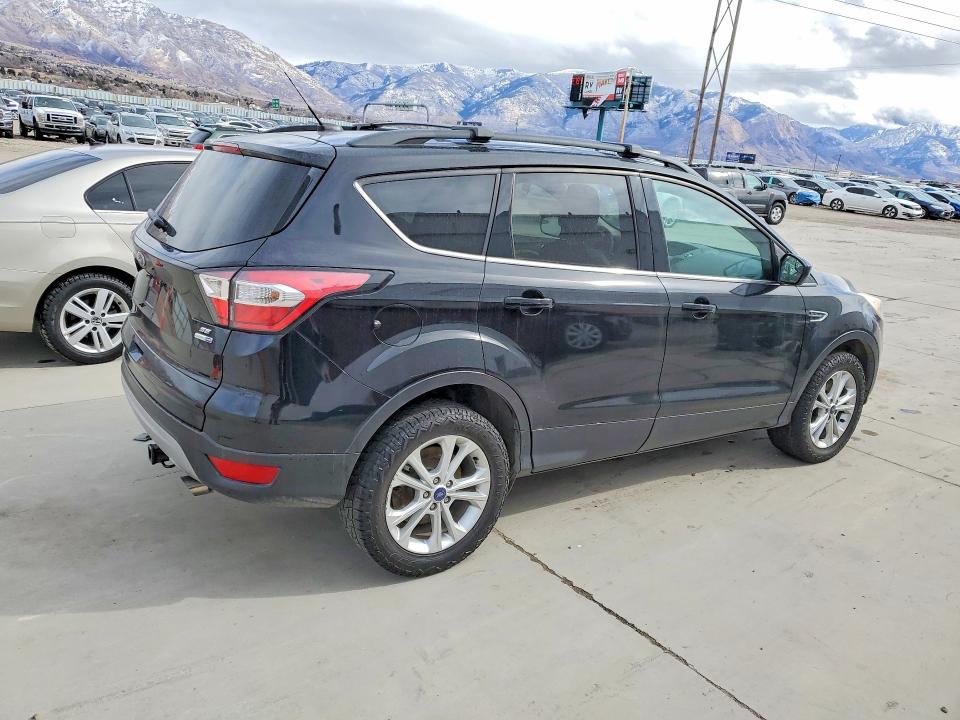 Продажа на аукционе авто 2018 Ford Escape, vin: 1FMCU9GD1JUB44578, номер лота: 77984835
