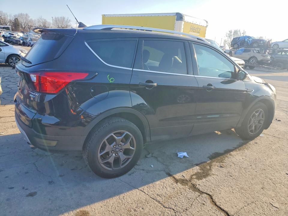 75379725 :رقم المزاد ، 1FMCU9J94KUB59064 vin ، 2019 Ford Escape مزاد بيع