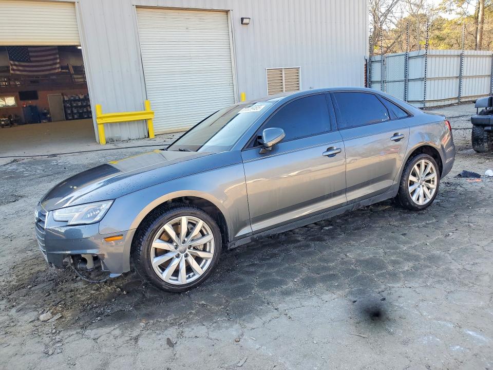 Продажа на аукционе авто 2017 Audi A4, vin: WAUANAF45HN015708, номер лота: 77329465