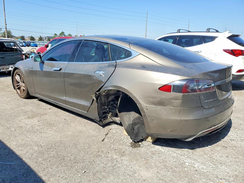 2015 Tesla Model S მანქანა იყიდება აუქციონზე, vin: 5YJSA1S24FF089186, აუქციონის ნომერი: 77476065