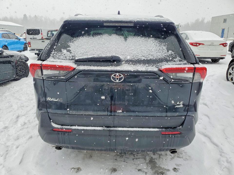 77477445 :رقم المزاد ، 2T3B1RFV5MC205832 vin ، 2021 Toyota Rav4 مزاد بيع