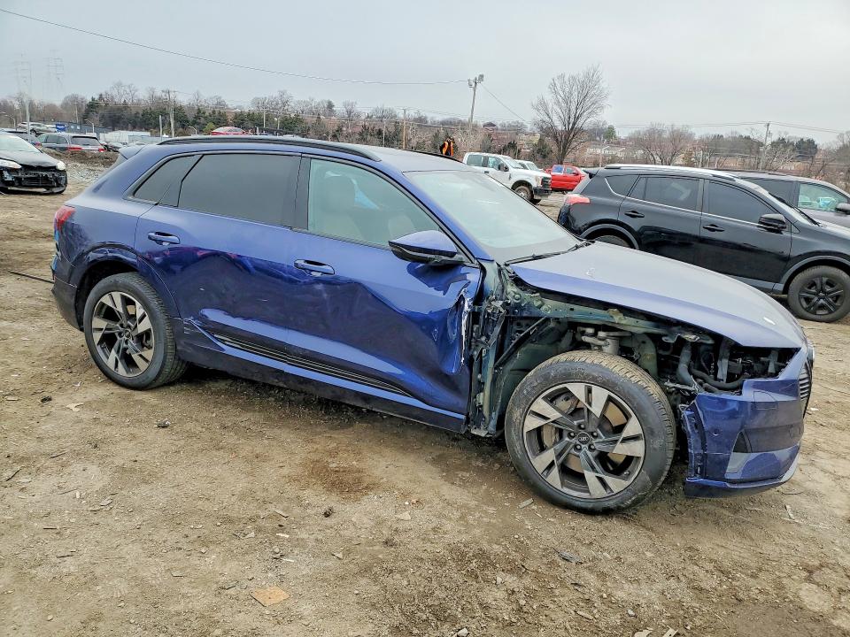 79067315 :رقم المزاد ، WA1AAAGE9NB031598 vin ، 2022 Audi E-tron مزاد بيع