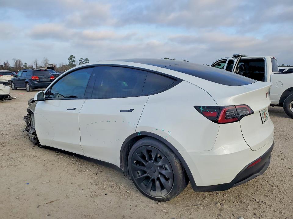77210735 :رقم المزاد ، 7SAYGAEE4RF064925 vin ، 2024 Tesla Model Y مزاد بيع