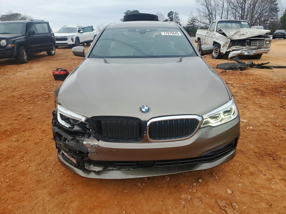 77075645 :رقم المزاد ، WBAJB1C58JB374757 vin ، 2018 Bmw 530xe مزاد بيع