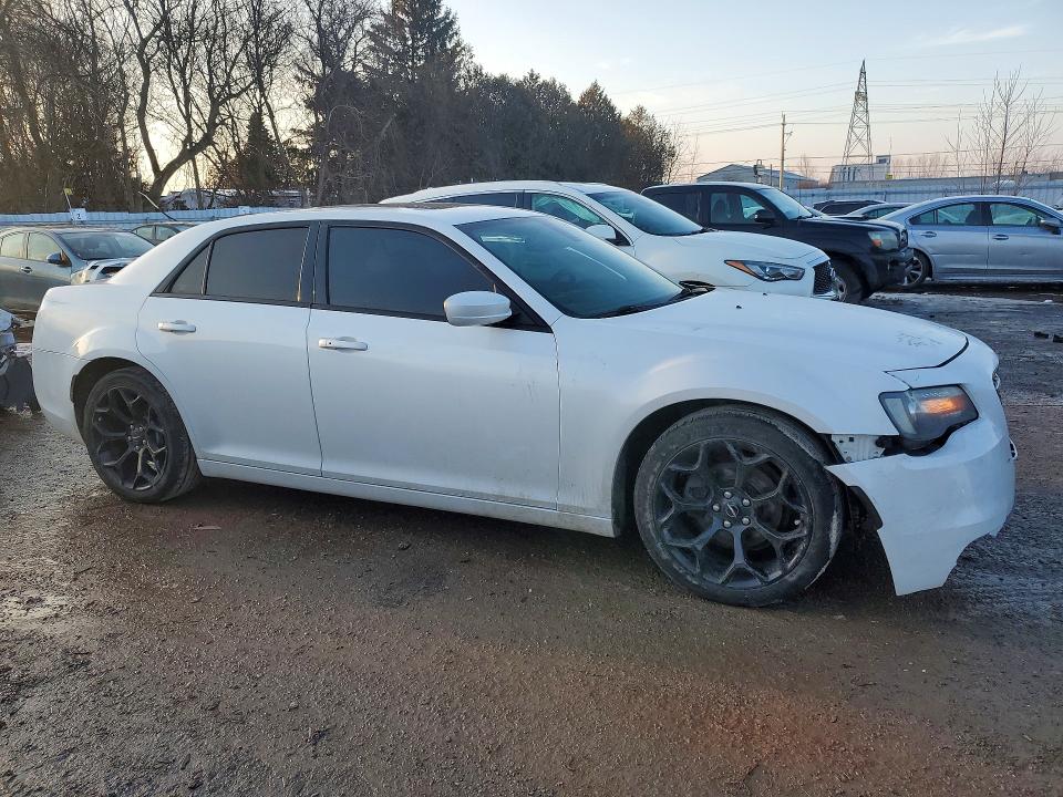 75639235 :رقم المزاد ، 2C3CCABG9FH832790 vin ، 2015 Chrysler 300 مزاد بيع