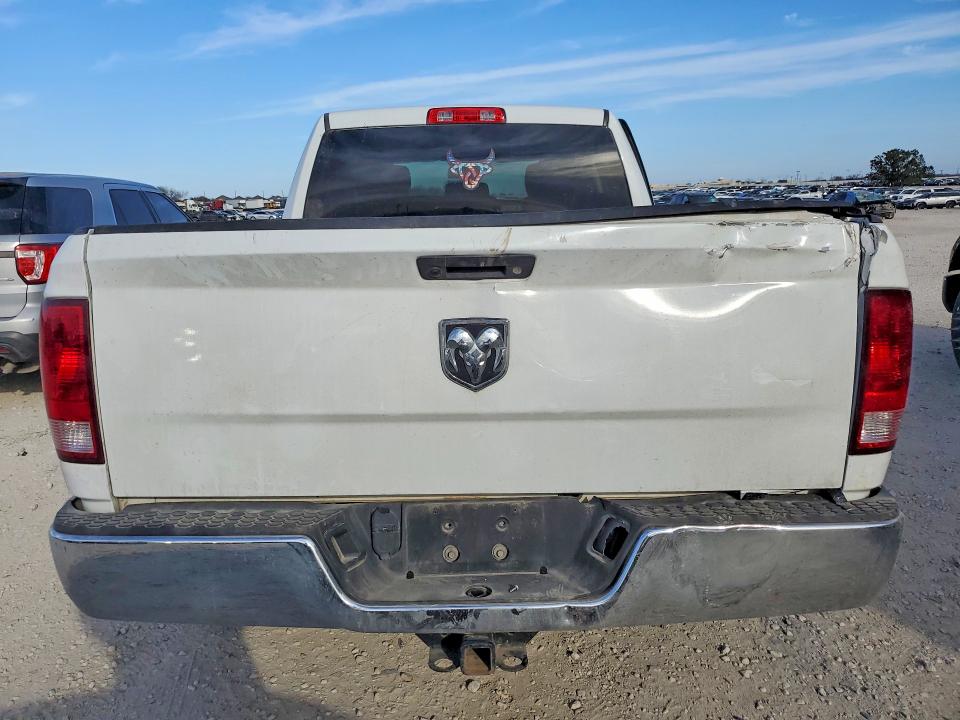 77906945 :رقم المزاد ، 1C6RR6FG8LS121654 vin ، 2020 Ram 1500 Classic مزاد بيع
