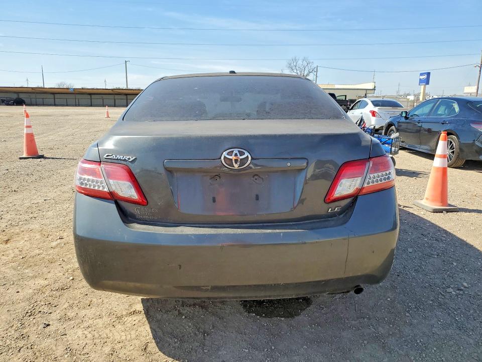77751545 :رقم المزاد ، 4T1BF3EK6AU102704 vin ، 2010 Toyota Camry مزاد بيع