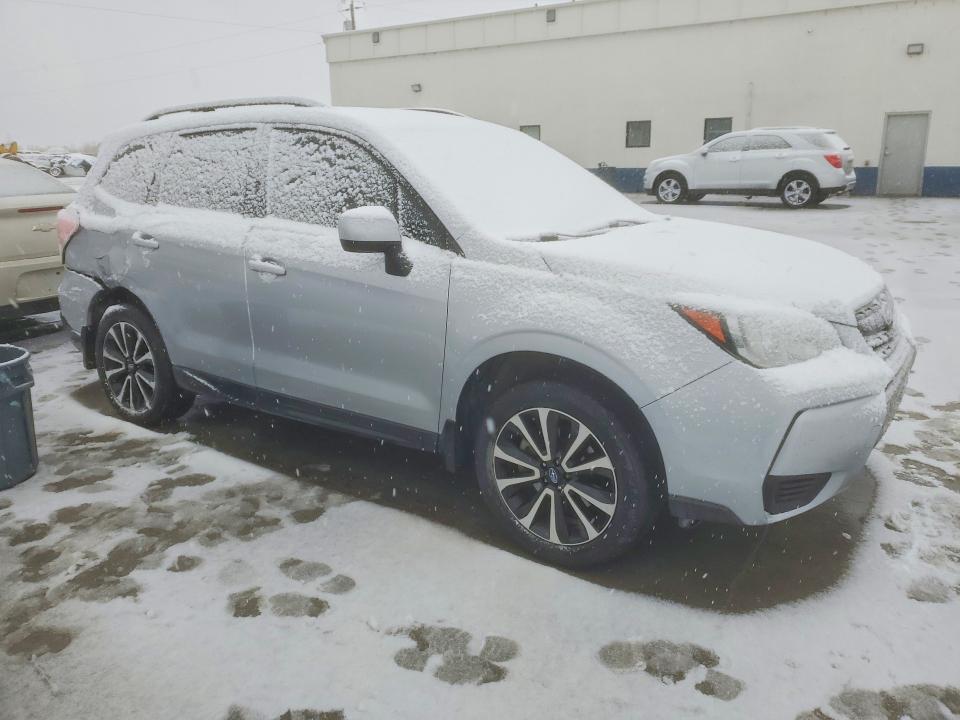 77555335 :رقم المزاد ، JF2SJGEC1JH583569 vin ، 2018 Subaru Forester مزاد بيع
