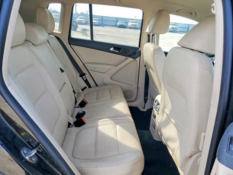 75642545 :رقم المزاد ، WVGAV7AX2GW502635 vin ، 2016 Volkswagen Tiguan مزاد بيع