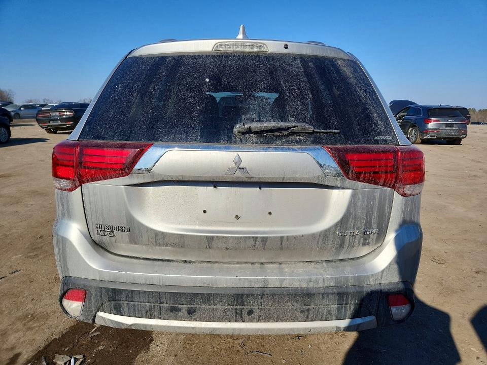 Продаж на аукціоні авто 2018 Mitsubishi Outlander, vin: JA4AZ3A3XJZ071394, номер лоту: 76892425