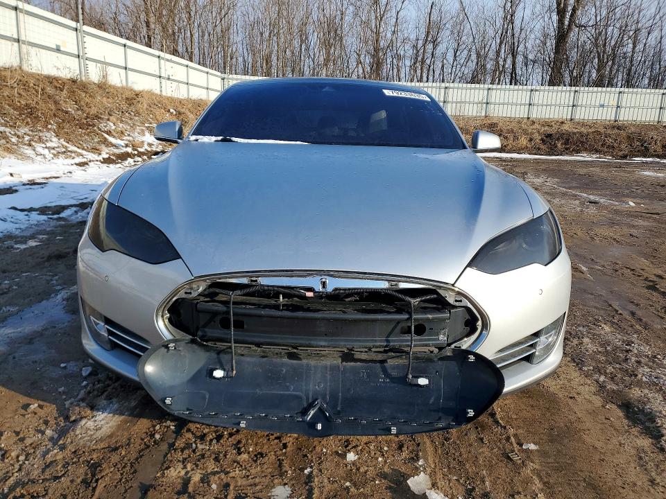 Продажа на аукционе авто 2015 Tesla Model S, vin: 5YJSA1E4XFF116419, номер лота: 79233635