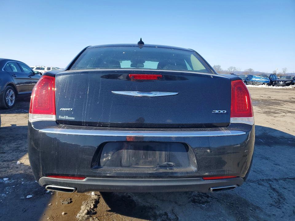 2018 Chrysler 300m მანქანა იყიდება აუქციონზე, vin: 2C3CCARGXJH118147, აუქციონის ნომერი: 75957825