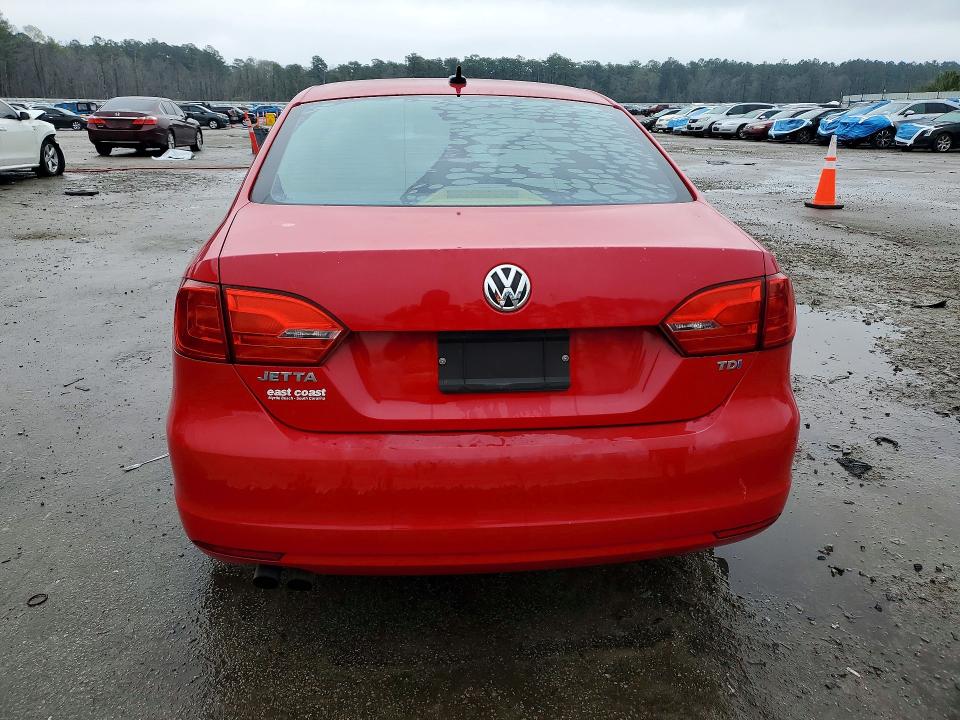 76203315 :رقم المزاد ، 3VWLL7AJ3DM421442 vin ، 2013 Volkswagen Jetta مزاد بيع