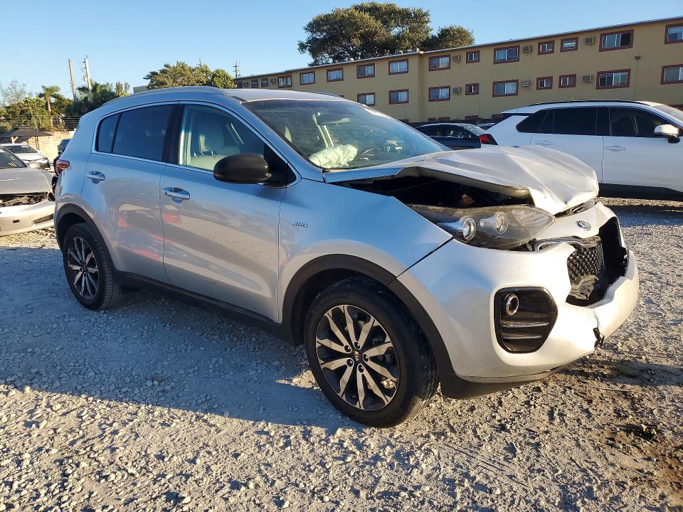 Продажа на аукционе авто 2017 Kia Sportage, vin: KNDPNCAC6H7207103, номер лота: 75747495