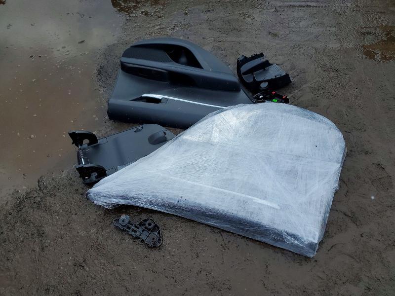 76821145 :رقم المزاد ، 4T1C11AK1MU556019 vin ، 2021 Toyota Camry مزاد بيع