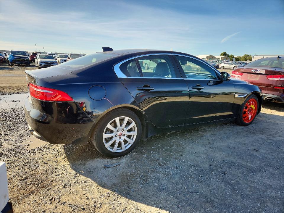 77620295 :رقم المزاد ، SAJAR4FX1KCP49852 vin ، 2019 Jaguar Xe مزاد بيع
