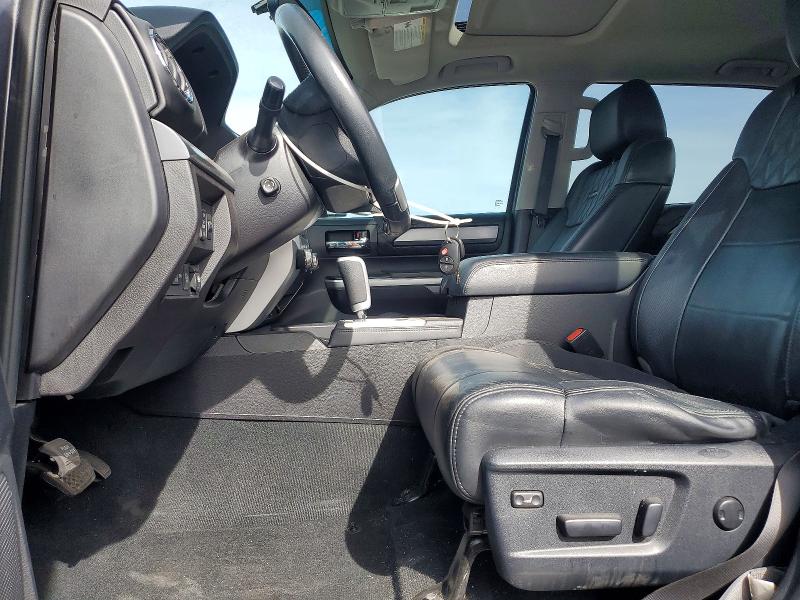 79032305 :رقم المزاد ، 5TFAW5F18FX440600 vin ، 2015 Toyota Tundra مزاد بيع