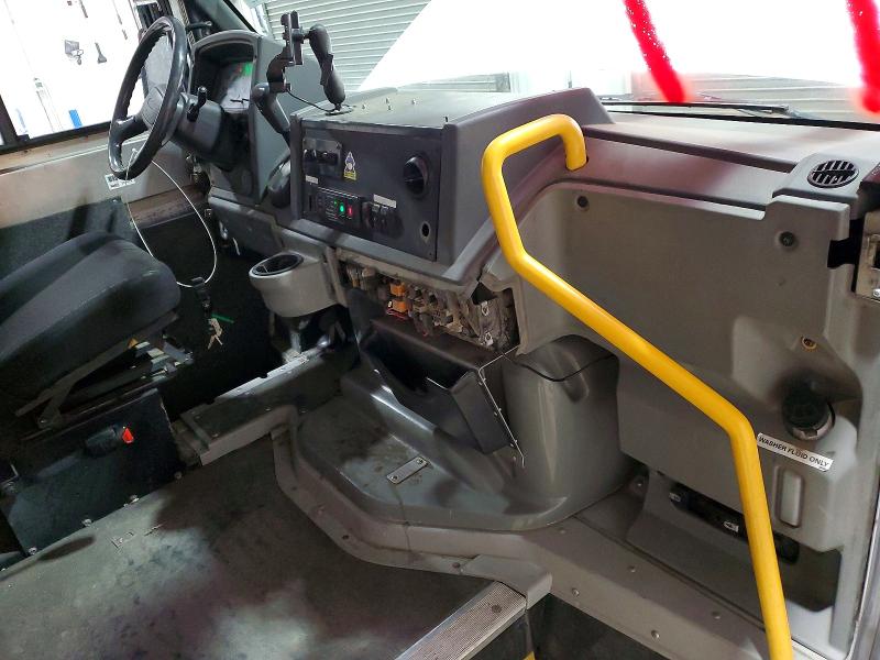 46921006 :رقم المزاد ، JALB4T172G7W00268 vin ، 2016 Isuzu Npr مزاد بيع