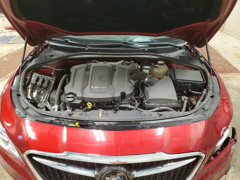 77567985 :رقم المزاد ، 1G4ZR5SS4JU139983 vin ، 2018 Buick Lacrosse مزاد بيع