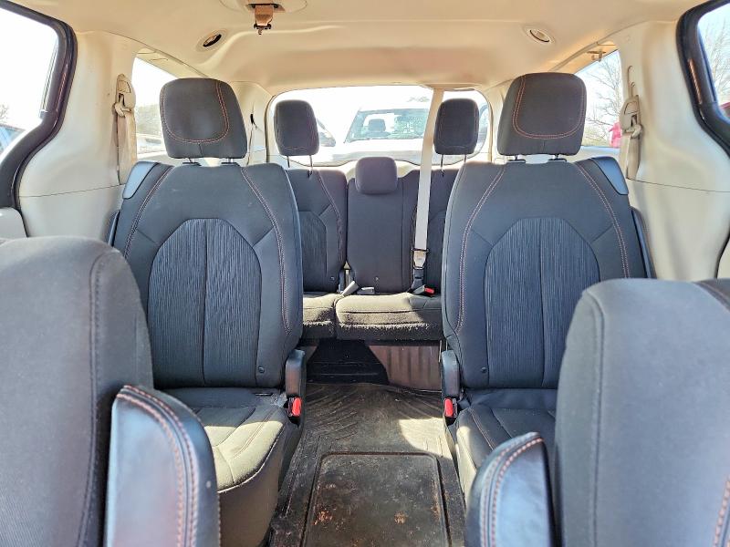 76998745 :رقم المزاد ، 2C4RC1CG4JR113244 vin ، 2018 Chrysler Pacifica مزاد بيع