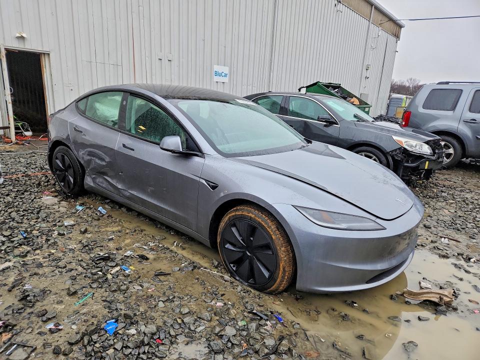 77414575 :رقم المزاد ، 5YJ3E1EB5SF977122 vin ، 2025 Tesla Model 3 مزاد بيع
