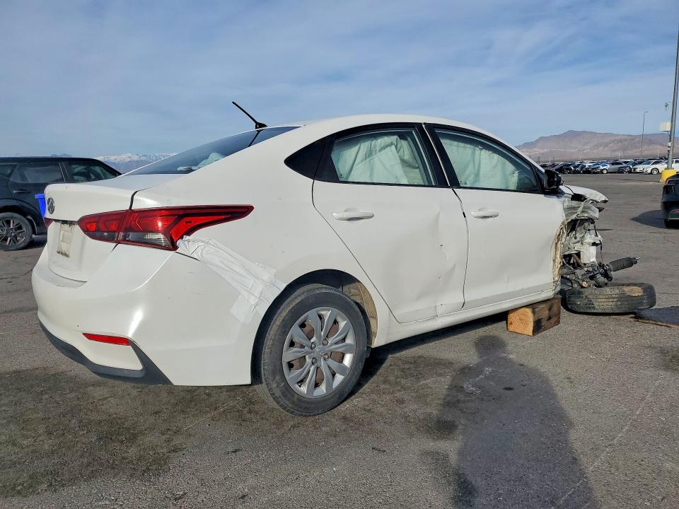 Продаж на аукціоні авто 2018 Hyundai Accent, vin: 3KPC24A30JE014111, номер лоту: 63377666