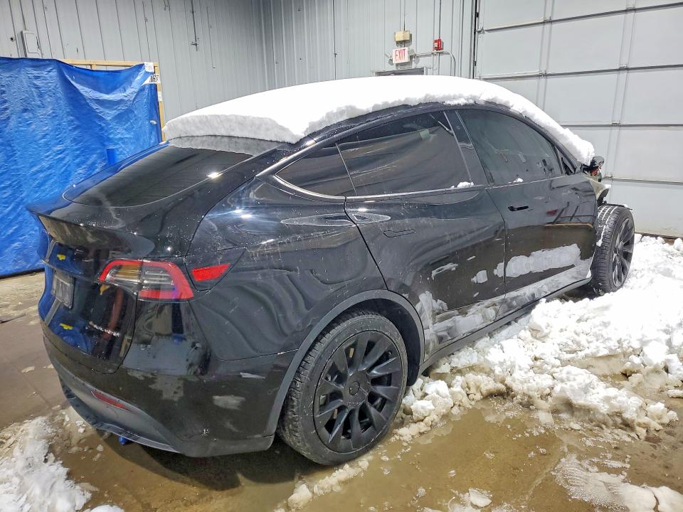76233555 :رقم المزاد ، 5YJYGAEE1MF195106 vin ، 2021 Tesla Model Y مزاد بيع