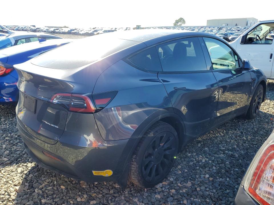 74038915 :رقم المزاد ، 7SAYGDEE8NF329325 vin ، 2022 Tesla Model Y مزاد بيع