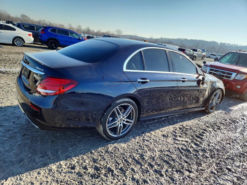 76830485 :رقم المزاد ، WDDZF4KB4JA400317 vin ، 2018 Mercedes-benz E مزاد بيع