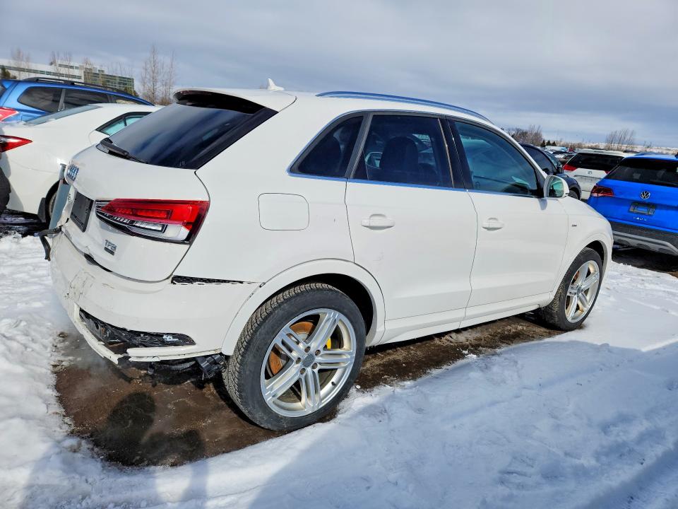 2016 Audi Q3 მანქანა იყიდება აუქციონზე, vin: WA1GFCFS7GR006076, აუქციონის ნომერი: 73037245