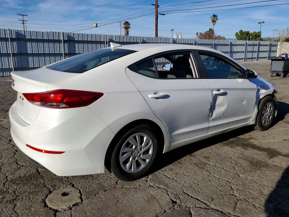 79244645 :رقم المزاد ، 5NPD74LF6HH188915 vin ، 2017 Hyundai Elantra مزاد بيع