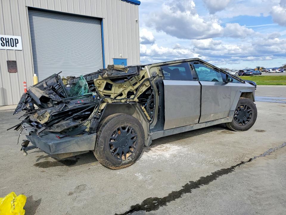 77308665 :رقم المزاد ، 7G2CEHEE9RA019723 vin ، 2024 Tesla Cybertruck مزاد بيع