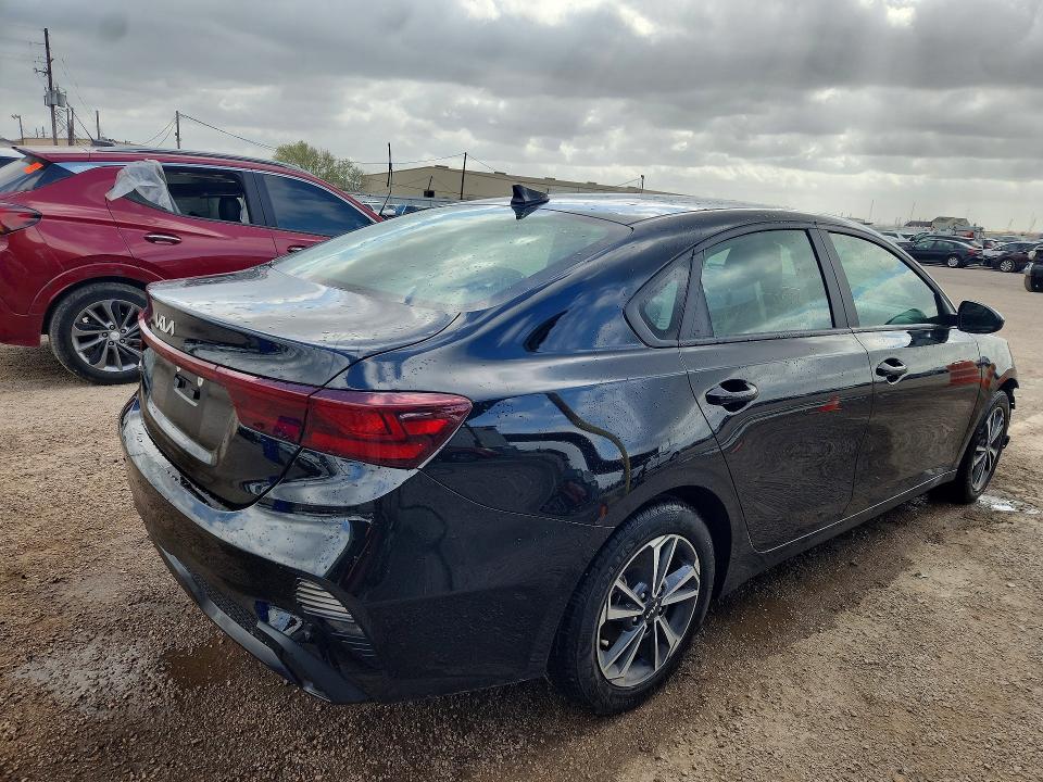 77888195 :رقم المزاد ، 3KPF24AD2RE708915 vin ، 2024 Kia Forte مزاد بيع