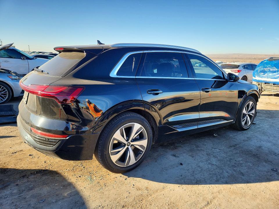 2024 Audi Q8 E-tron მანქანა იყიდება აუქციონზე, vin: WA15AAGE6RB004317, აუქციონის ნომერი: 75396365