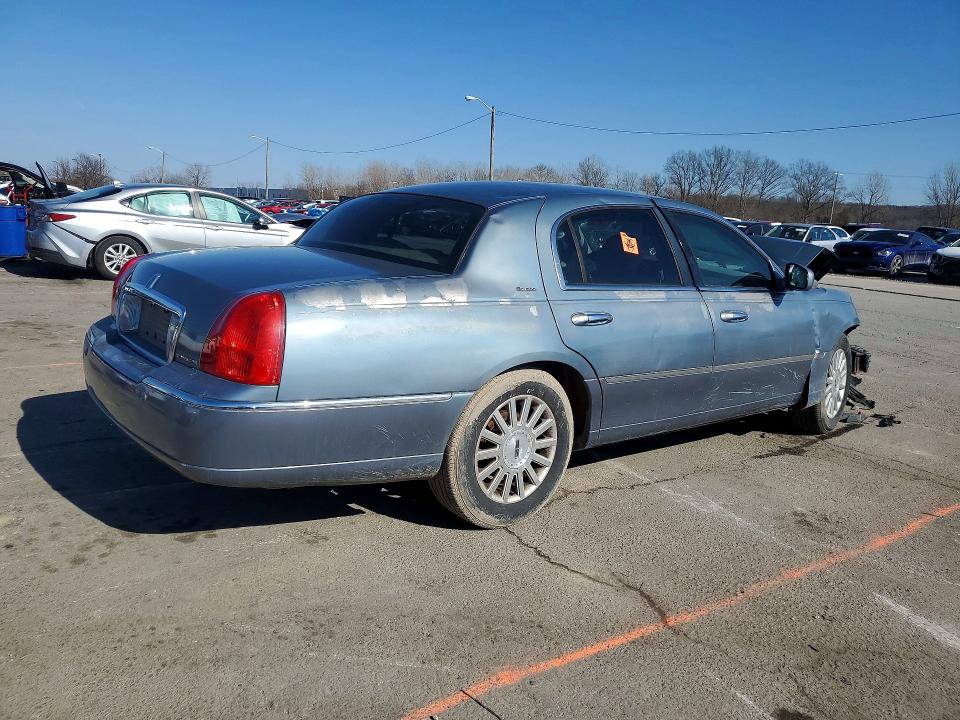 50386056 :رقم المزاد ، 1LNHM81WX3Y646396 vin ، 1995 Lincoln Town Car مزاد بيع