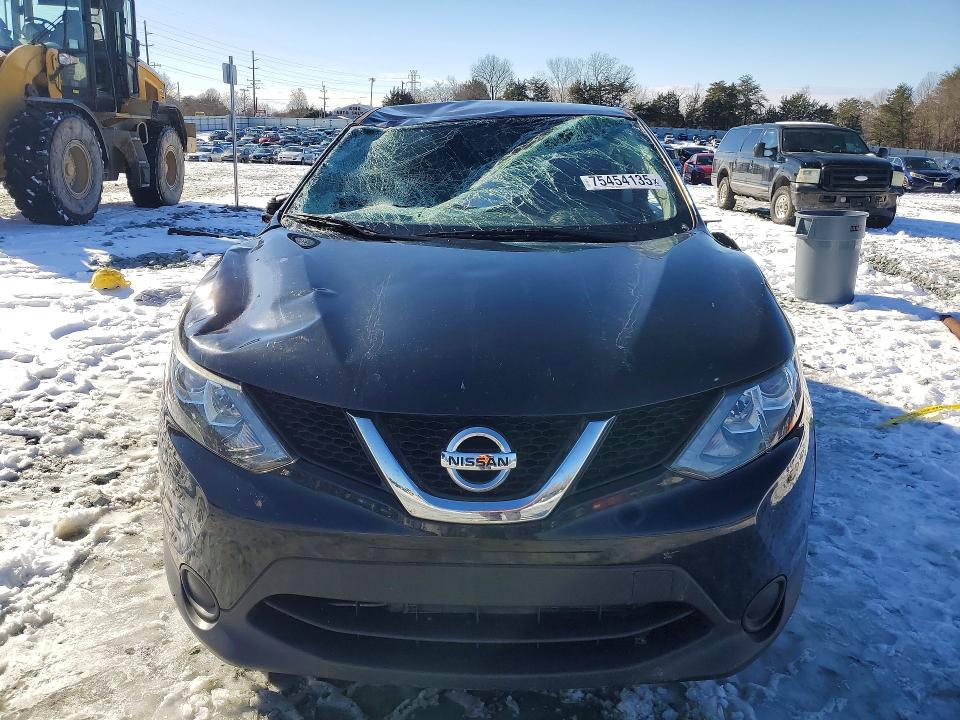 75454135 :رقم المزاد ، JN1BJ1CP8JW101793 vin ، 2018 Nissan Rogue Sport مزاد بيع